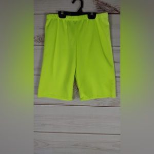 Rue 21 M shorts Woman’s high visibility yellow elastic waist.